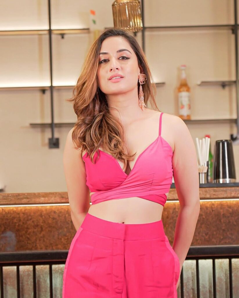Uditi Singh in pink bra and pant