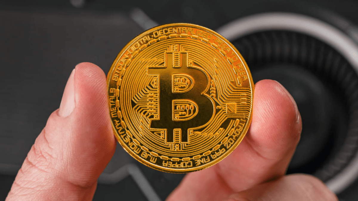 Bitcoin Trades Above $62000 Level For The First Time