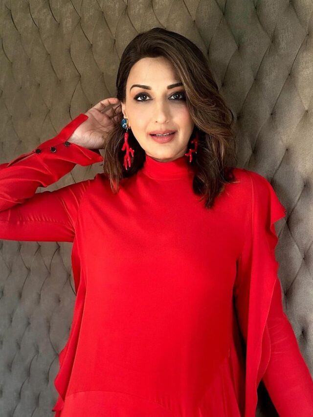Ravishing beauty in red dress Sonali Bendre aka Sonali Bendre Behl ❤️✨