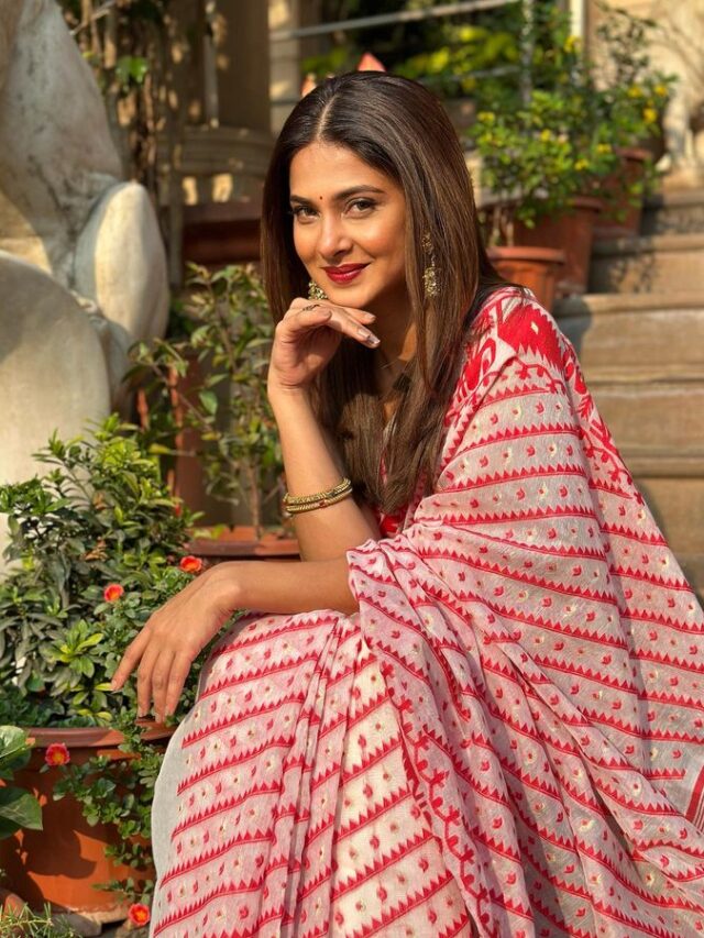Jennifer Winget spells elegance in a traditional Bengali saree ❤️