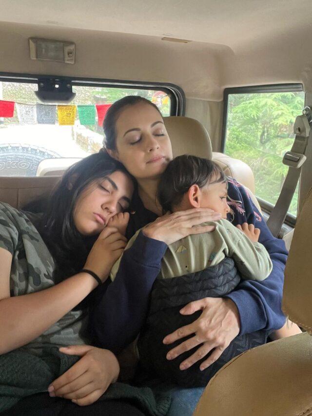 The award for the best mother goes to Dia Mirza Rekhi. The actress shares an amazing bond with her son Avyaan and step daughter Samaira. On the occasion of Mother’s Day