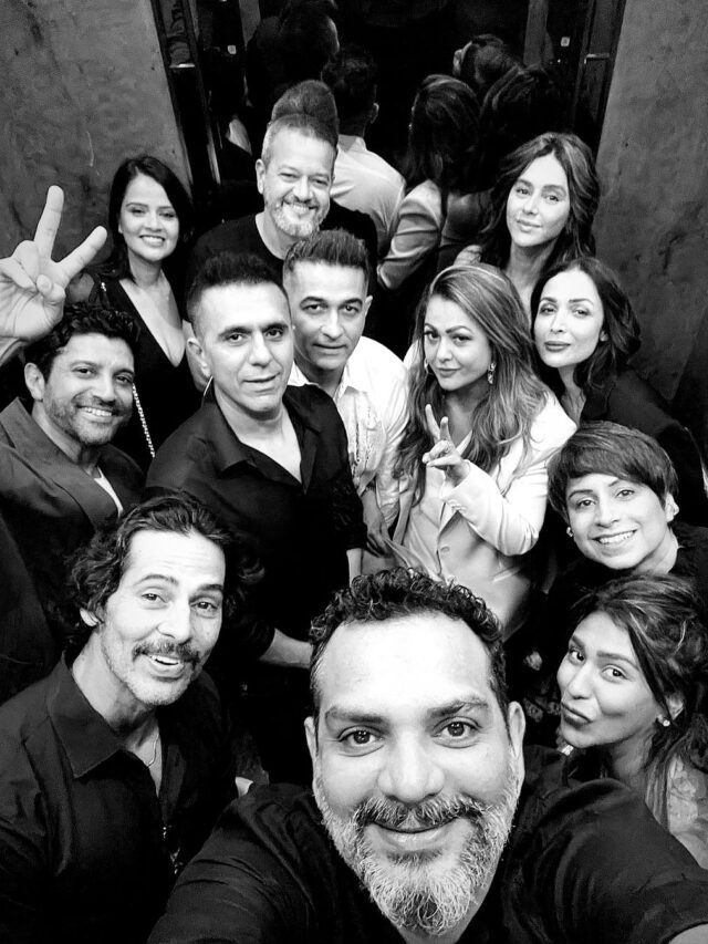 Farhan Akhtar shares an epic group selfie with Shibani Dandekar, Malaika Arora, Ritesh Sidhwani, Sasha Jairam, and Amrita Arora!
