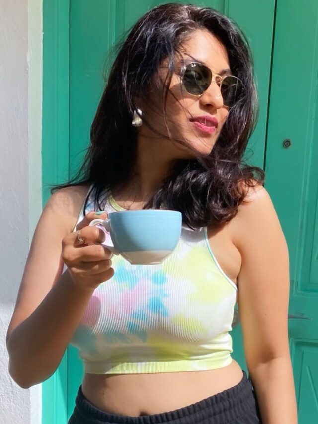 Sun-kiss beauty Mrunal Thakur Having Tea In The Morning