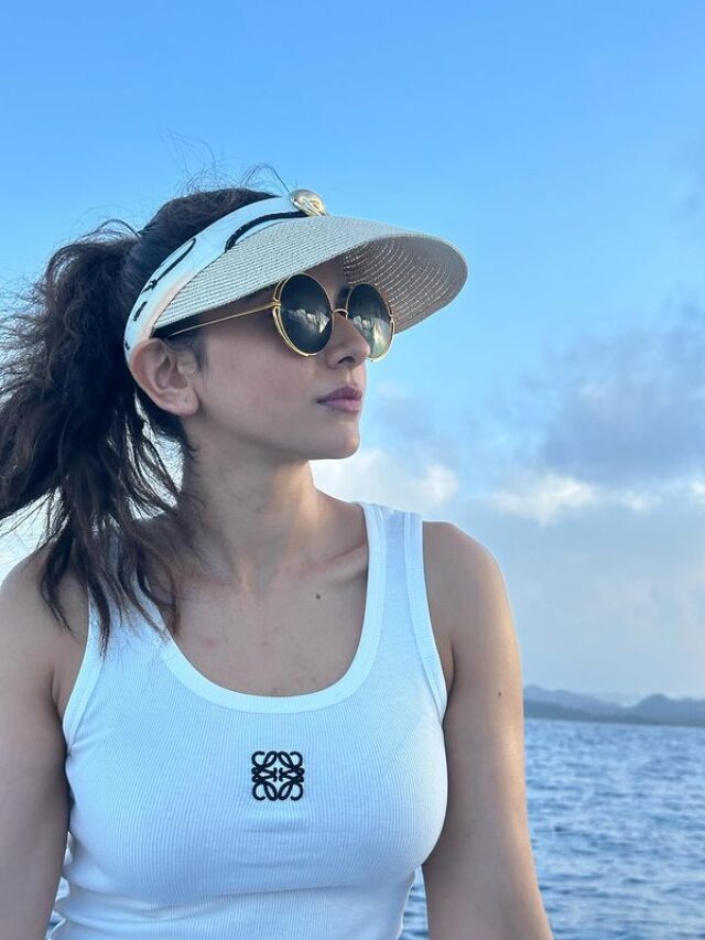 Rakul Preet Singh shared her Summer Loving Pics Of Fiji with Jackky Bhagnani