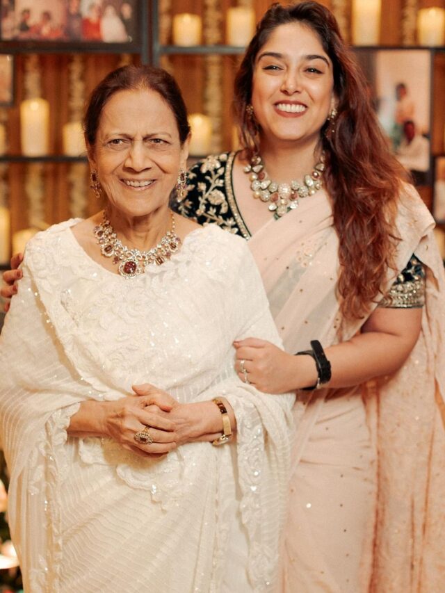 Beautiful Snap Of Ira Khan Gone Viral In saree With Grandmother Zeenat Hussain