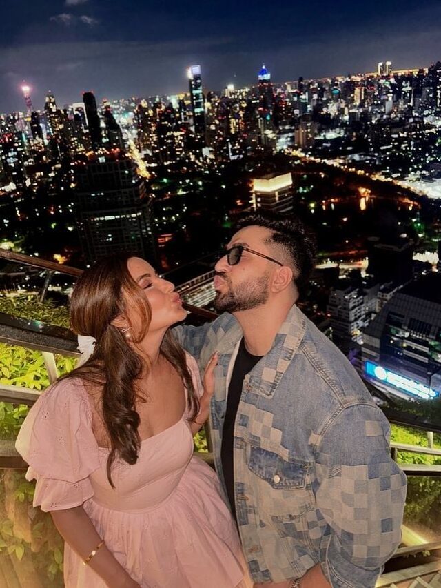 Adorable Goofy Poses Of Jasmine Bhasin & Aly Goni With Beautiful Scenery