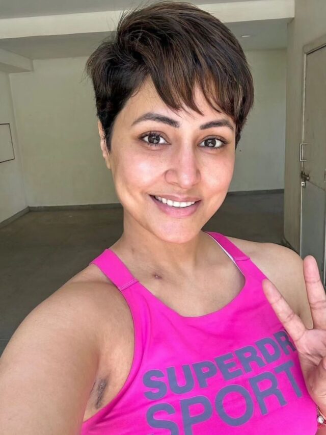 Hina Khan shares a Beautiful selfie who recently cut her hair short as she’s undergoing her chemotherapy for Breast Cancer Stage.