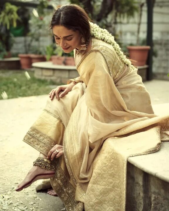 Aditi Rao Hydari Shared her wedding Snaps With Siddarth