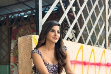 Hottie Aashu Reddy sizzles in a sexy floral outfit in these glam stills.