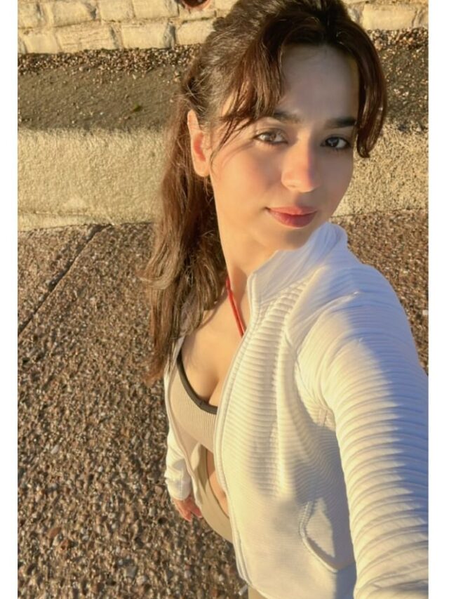 Stunning Sun Kissed selfie alert courtesy Soundarya Sharma