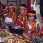 Ashtami और Navami चैत्र नवरात्रि 2025 में कन्या पूजन कब करें