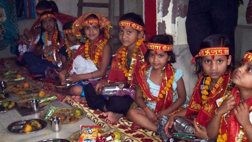 Ashtami और Navami चैत्र नवरात्रि 2025 में कन्या पूजन कब करें