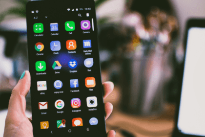 ये संकेत दिखें तो बदल लें पुराना Smartphone