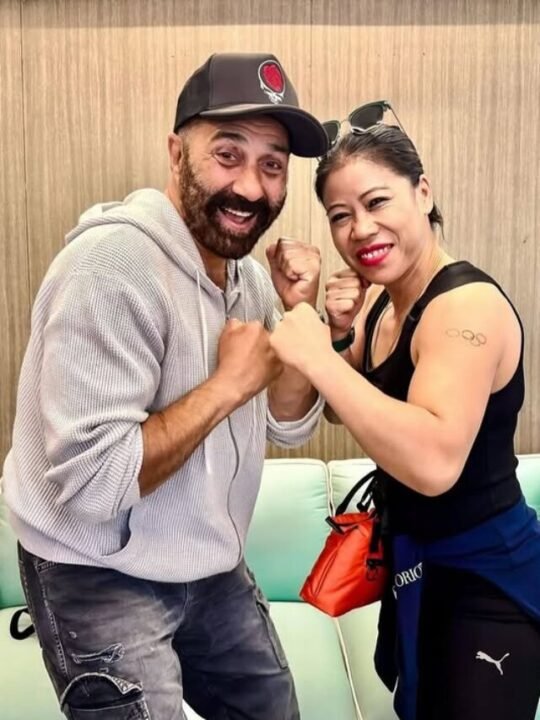 Powerful! Sunny Deol meets Mary Kom ahead of Jaat&rsquo;s release!