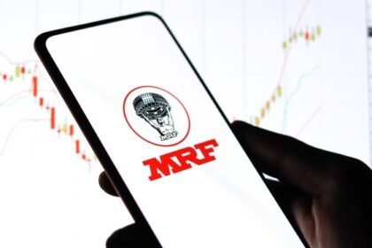 MRF शेयर की ताज़ा अपडेट: Q1 में मुनाफा घटा, शेयर प्राइस में गिरावट