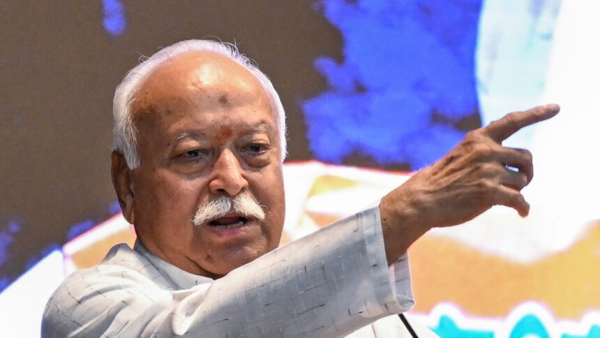मोहन् भागवत का बड़ा बयान: 75 की उम्र के बाद नेताओं को लेना चाहिए संन्यास