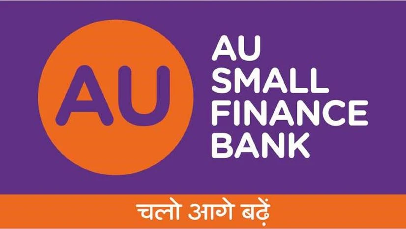 AU Small Finance Bank को 10 साल बाद पहला यूनिवर्सल बैंक लाइसेंस — शेयरों में 7% से अधिक की उछाल!