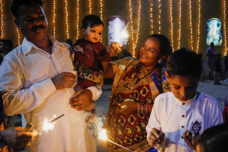 Diwali 2025 – त्योहार की तैयारी, सजावट और उत्सव