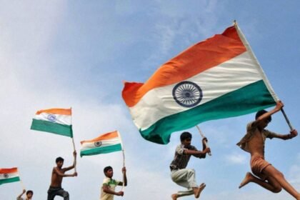 स्वतंत्रता दिवस पर देशभक्ति कविताएं और शायरी – देशभक्ति की अनमोल भावना