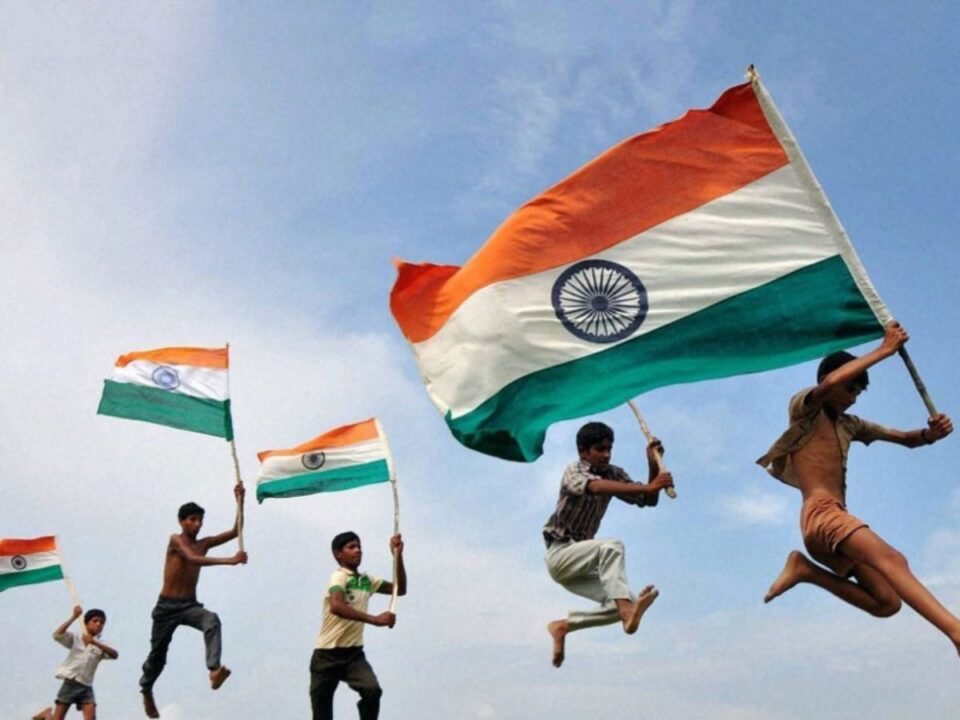 स्वतंत्रता दिवस पर देशभक्ति कविताएं और शायरी – देशभक्ति की अनमोल भावना
