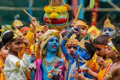 श्रीकृष्ण जन्माष्टमी 2025: कथा, महत्व, तिथि, पूजा मुहूर्त और व्रत विधि