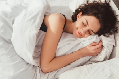 स्लीपमैक्सिंग: 2025 में बेहतर नींद के उपाय और मानसिक स्वास्थ्य पर प्रभाव