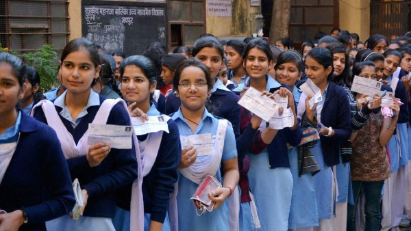 CBSE और राज्य बोर्ड रिजल्ट 2025 – टॉपर्स और विश्लेषण (Latest Update)