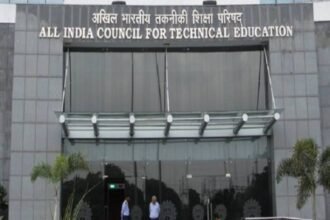 AICTE & UGC अपडेट 2025: AI थीम्ड पाठ्यक्रम, Productization Fellowship, पाठ्यपुस्तक मल्टीलिंगुअल और One Subscription योजना