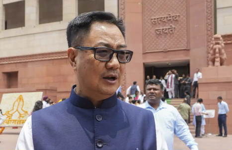 रक्षा मंत्री राजनाथ सिंह ने वेस्ट एशिया संकट पर सर्वदलीय बैठक की अध्यक्षता की