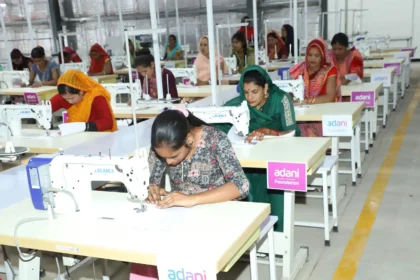 adani-vikas-kendra-shivpuri-women-empowerment-skill-development-scindia-hindi