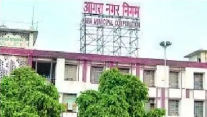 agra-trade-tax-controversy-traders-protest-nagar-nigam-2026