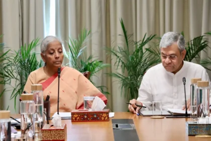 ai-cybersecurity-threats-banks-nirmala-sitharaman-meeting-india-2026-hindi