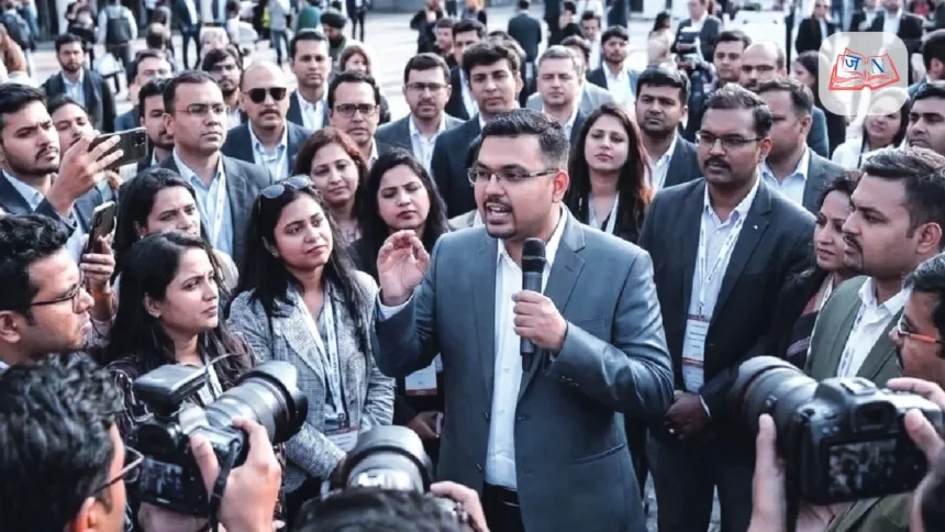 AI के दौर में बदल रही नौकरियों की दुनिया: भारत के टेक वर्कफोर्स में बढ़ता स्किल गैप और “Smart Shift” की जरूरत भारत का टेक सेक्टर एक बड़े बदलाव के दौर से गुजर रहा है। जहां एक ओर आर्टिफिशियल इंटेलिजेंस (AI) और ऑटोमेशन नई संभावनाएं खोल रहे हैं, वहीं दूसरी ओर यह बदलाव लाखों प्रोफेशनल्स के लिए चुनौती भी बनता जा रहा है। पारंपरिक डिग्री और पुराने स्किल सेट अब उतने प्रभावी नहीं रहे, जितने कुछ साल पहले हुआ करते थे। इसी बदलते परिदृश्य के बीच पश्चिम बंगाल के एक युवा टेक प्रोफेशनल Joydeep Dutta की कहानी सामने आई है, जो भारत के आईटी वर्कफोर्स में तेजी से बढ़ रहे “स्किल गैप” को उजागर करती है। उनका अनुभव सिर्फ व्यक्तिगत संघर्ष नहीं, बल्कि एक बड़े सिस्टमेटिक बदलाव का संकेत है। 50 रिजेक्शन के बाद समझ आया असली फर्क: डिग्री बनाम स्किल Joydeep Dutta, जो कि एक MCA ग्रेजुएट हैं और पश्चिम बंगाल के ग्रामीण क्षेत्र से आते हैं, ने अपने करियर की शुरुआत में करीब 50 जॉब रिजेक्शन का सामना किया। यह स्थिति इसलिए और गंभीर हो जाती है क्योंकि उनके पास पोस्टग्रेजुएट डिग्री थी, जो पारंपरिक रूप से आईटी सेक्टर में एक मजबूत योग्यता मानी जाती है। लेकिन यहां एक बड़ा सवाल खड़ा होता है— अगर डिग्री होने के बावजूद नौकरी नहीं मिल रही, तो समस्या कहां है? डुट्टा के अनुसार, समस्या “क्वालिफिकेशन” में नहीं, बल्कि इंडस्ट्री की बदलती जरूरतों और शिक्षा के बीच बढ़ते अंतर में है। आज की टेक इंडस्ट्री तेजी से AI-ड्रिवन हो रही है, जहां सिर्फ कोडिंग या थ्योरी नहीं, बल्कि प्रैक्टिकल AI स्किल्स की मांग है। AI ने बदली डेवलपमेंट की परिभाषा पहले जहां सॉफ्टवेयर डेवलपर्स खुद कोड लिखते थे, अब स्थिति बदल रही है। Joydeep Dutta ने जयपुर में एक प्रेस इंटरैक्शन के दौरान बताया कि आज के समय में सीनियर डेवलपर्स का रोल “कोड लिखने” से ज्यादा “AI मॉडल्स को डायरेक्ट करने” का हो गया है। इसका मतलब है: डेवलपर अब AI टूल्स को गाइड करते हैं ऑटोमेशन से काम की गति बढ़ी है कम समय में ज्यादा प्रोडक्टिविटी संभव है यह बदलाव उन लोगों के लिए खतरे की घंटी है, जो अभी भी पुराने तरीकों पर निर्भर हैं। सबसे ज्यादा खतरे में कौन-सी जॉब्स? AI और ऑटोमेशन का असर सबसे ज्यादा कुछ खास क्षेत्रों पर पड़ रहा है। इंडस्ट्री अनुमान के अनुसार 2026 तक: करीब 80% रिग्रेशन टेस्टिंग ऑटोमेट हो जाएगी रूटीन डेटा मैनेजमेंट का बड़ा हिस्सा मशीनें संभालेंगी मैनुअल टेस्टिंग और लेगेसी आईटी रोल्स में भारी गिरावट आ सकती है इसका सीधा असर उन प्रोफेशनल्स पर पड़ेगा, जो: सिर्फ बेसिक स्किल्स पर निर्भर हैं नए टूल्स और टेक्नोलॉजी नहीं सीख रहे अपस्किलिंग को प्राथमिकता नहीं दे रहे “Smart Shift”: बदलाव का नया फॉर्मूला इन चुनौतियों के बीच Joydeep Dutta ने एक नया कॉन्सेप्ट पेश किया है—“Smart Shift”। यह कोई थ्योरी नहीं, बल्कि एक प्रैक्टिकल वर्कबुक फ्रेमवर्क है, जो बताता है कि कैसे एक व्यक्ति AI के साथ काम करना सीख सकता है। इस फ्रेमवर्क की खास बातें: AI को समझने और इस्तेमाल करने पर फोकस रोजमर्रा के काम में AI का इंटीग्रेशन कम संसाधनों में ज्यादा प्रोडक्टिविटी डुट्टा का मानना है कि आज एक लैपटॉप और AI की समझ पारंपरिक बड़े इंफ्रास्ट्रक्चर की जगह ले सकती है। “डिग्री नहीं, एडेप्टिव इंटेलिजेंस है नई करेंसी” Joydeep Dutta का सबसे बड़ा संदेश यह है कि आज के दौर में नौकरी पाने और टिके रहने के लिए सबसे जरूरी है Adaptive Intelligence। इसका मतलब है: नई टेक्नोलॉजी को जल्दी सीखने की क्षमता बदलते माहौल के अनुसार खुद को ढालना AI सिस्टम्स को कंट्रोल और ऑडिट करना उनका कहना है कि अब स्टैटिक डिग्री की वैल्यू कम हो रही है, जबकि AI स्किल्स की मांग तेजी से बढ़ रही है। भारत के टेक सेक्टर के लिए क्या है संकेत? यह कहानी सिर्फ एक व्यक्ति की नहीं, बल्कि पूरे भारतीय आईटी सेक्टर की स्थिति को दर्शाती है। भारत दुनिया का एक बड़ा टेक हब है, लेकिन अगर स्किल गैप बढ़ता गया, तो यह स्थिति चुनौती बन सकती है। मुख्य संकेत: शिक्षा प्रणाली को अपडेट करने की जरूरत इंडस्ट्री-ओरिएंटेड ट्रेनिंग पर जोर AI और ऑटोमेशन को कोर स्किल बनाना अगर यह बदलाव समय पर नहीं किया गया, तो लाखों युवाओं के लिए रोजगार के अवसर सीमित हो सकते हैं। जयपुर जैसे उभरते टेक हब की भूमिका Jaipur जैसे शहर अब नए टेक हब के रूप में उभर रहे हैं। यहां स्टार्टअप्स, डिजिटल प्रोफेशनल्स और फ्रीलांसर तेजी से बढ़ रहे हैं। ऐसे शहर “Smart Shift” जैसे कॉन्सेप्ट को अपनाने के लिए आदर्श हैं, क्योंकि यहां: नए प्रयोग करने की स्वतंत्रता है टेक कम्युनिटी तेजी से बढ़ रही है डिजिटल इकोनॉमी का विस्तार हो रहा है क्या करना होगा युवाओं को? अगर कोई युवा आज आईटी सेक्टर में करियर बनाना चाहता है, तो उसे कुछ जरूरी बदलाव करने होंगे: AI टूल्स सीखना डेटा एनालिटिक्स और ऑटोमेशन समझना लगातार अपस्किलिंग करना सिर्फ डिग्री पर निर्भर न रहना यह बदलाव आसान नहीं है, लेकिन भविष्य के लिए जरूरी है। निष्कर्ष: “Smart Shift” अब विकल्प नहीं, जरूरत है Joydeep Dutta की कहानी यह साफ करती है कि AI का दौर सिर्फ अवसर नहीं, बल्कि एक परीक्षा भी है। जो लोग समय के साथ खुद को बदलेंगे, वे आगे बढ़ेंगे। जो नहीं बदलेंगे, वे पीछे छूट सकते हैं। भारत के लिए यह एक महत्वपूर्ण समय है, जहां उसे अपने टेक वर्कफोर्स को AI-रेडी बनाना होगा। “Smart Shift” अब कोई अतिरिक्त स्किल नहीं, बल्कि करियर सर्वाइवल का आधार बन चुका है।
