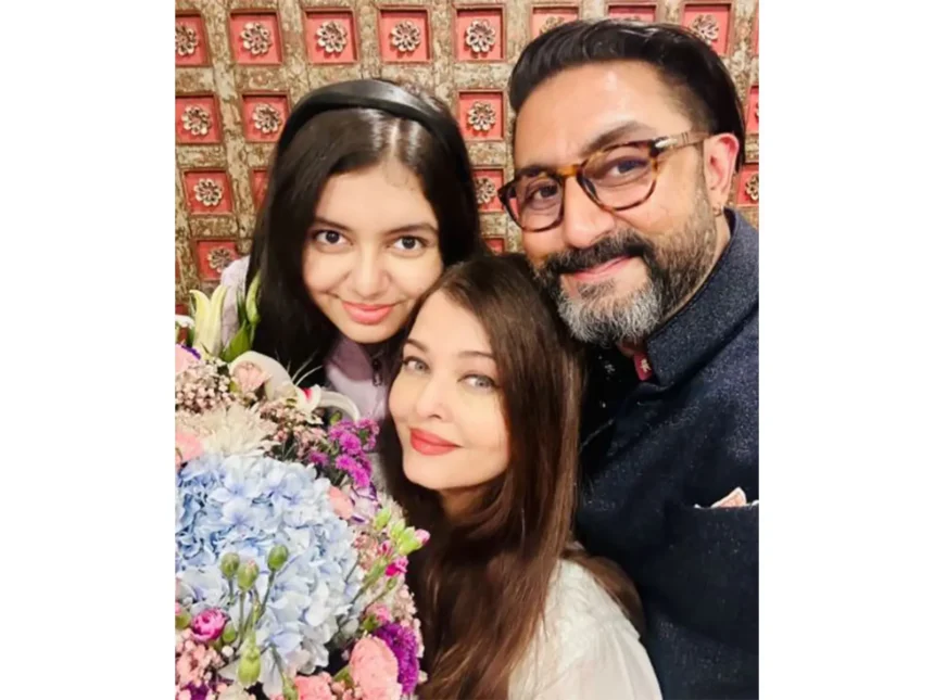 aishwarya-rai-abhishek-bachchan-19th-wedding-anniversary-family-post