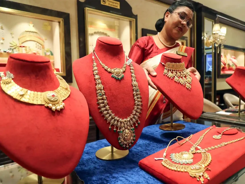 akshaya-tritiya-jewellery-trends-2026-digital-shopping-gold-silver-buying-india