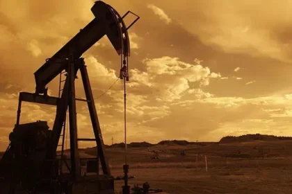 citius-transnet-invit-listing-gain-ipo-debut-india-hindi