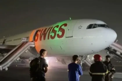 delhi-airport-swiss-flight-engine-failure-aborted-takeoff-passengers-injured-hindi