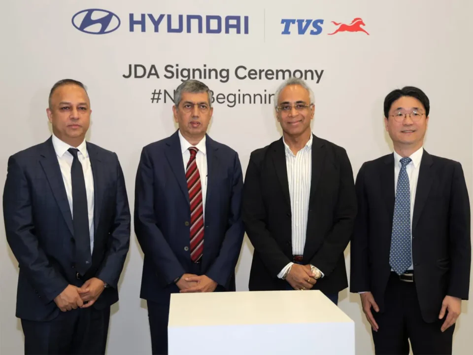 hyundai-tvs-electric-three-wheeler-india-ev-revolution-2026-hindi