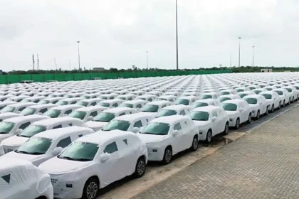 india-commercial-vehicle-industry-fy27-record-growth-crisil-report-cv-demand-outlook-hindi