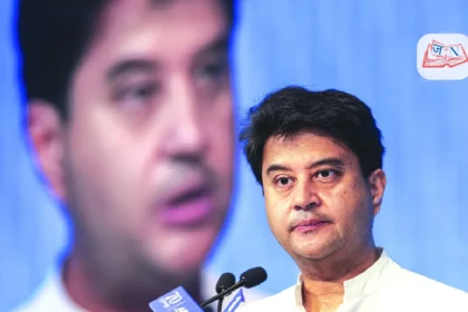 india-global-crisis-response-scindia-democracy-diplomacy-analysis-hindi