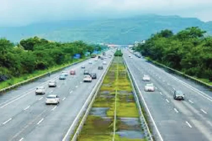 india-highway-construction-target-miss-fy26-land-acquisition-delay-hindi