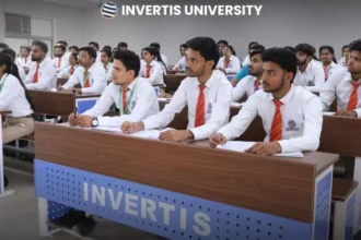invertis-university-linkedin-experience-zone-career-hub-india-hindi