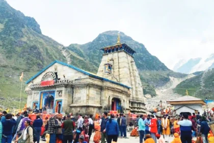 kedarnath-dham-yatra-2026-124000-pilgrims-four-days-hindi