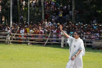 mamata-banerjee-pm-hm-vehicle-check-election-bengal-selective-treatment-eci