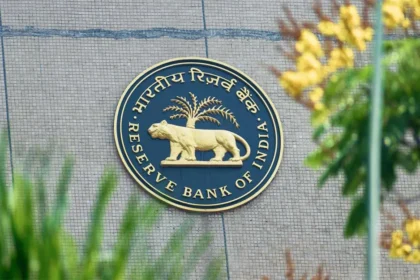 rbi-retail-loan-limit-10-crore-risk-weight-relief-banks-2026-hindi