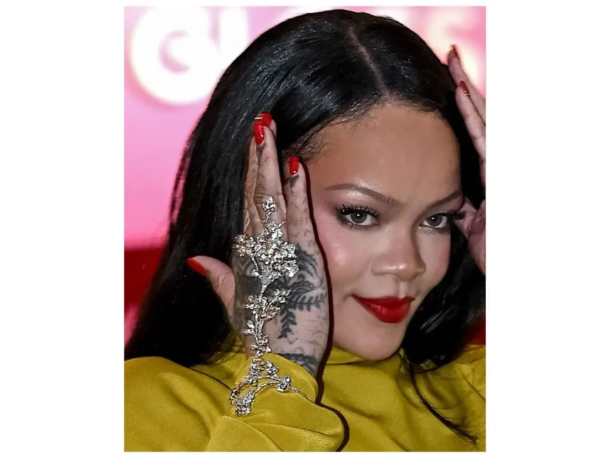 rihanna-manish-malhotra-haathphool-fenty-beauty-launch-mumbai-hindi