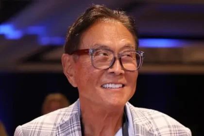 robert-kiyosaki-market-crash-2026-2027-economic-crisis-analysis-hindi
