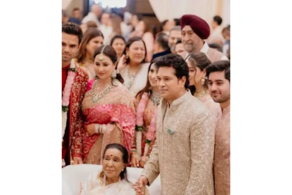 sachin-tendulkar-asha-bhosle-arjun-wedding-photo-tribute