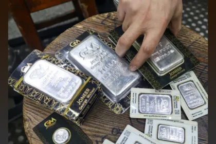 silver-futures-price-fall-mcx-india-april-2026-analysis-hindi