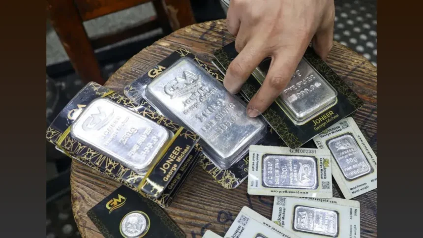 silver-futures-price-fall-mcx-india-april-2026-analysis-hindi